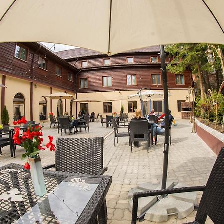 Voila Inn Predeal Exterior photo