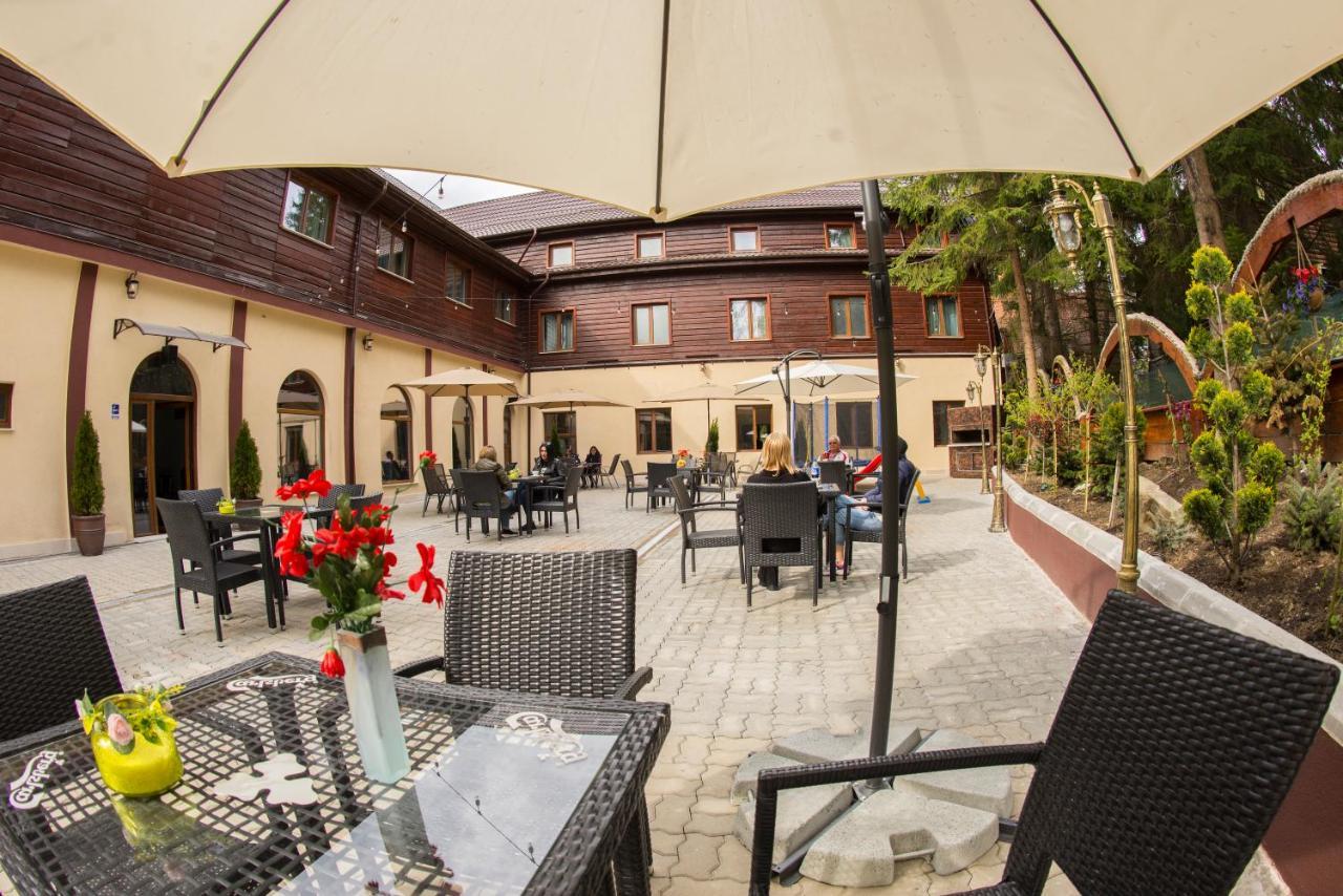 Voila Inn Predeal Exterior photo