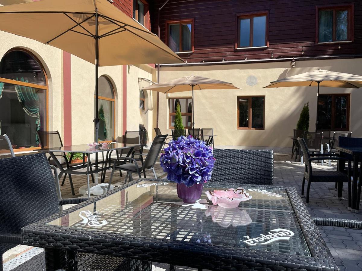 Voila Inn Predeal Exterior photo